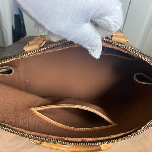 LV Alma Monogram - Picture 2 of 15
